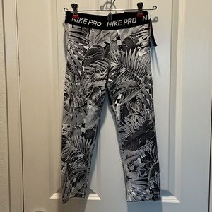 Nike Pro Black and Gray Leaf Print Capri Leggings NWT